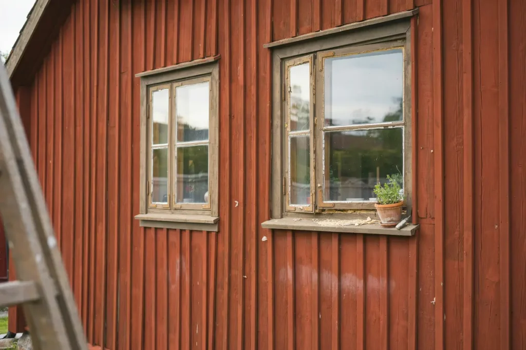 renovera tr f nster med kittning och omm lning r tt